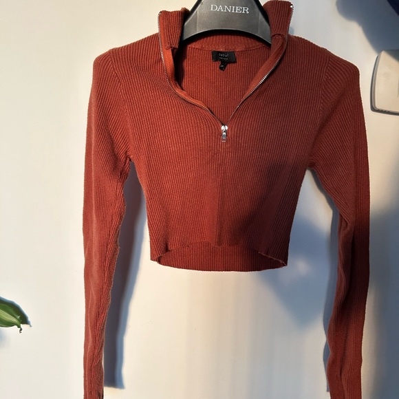 Cropped Quarter-zip - Picture 1 of 2